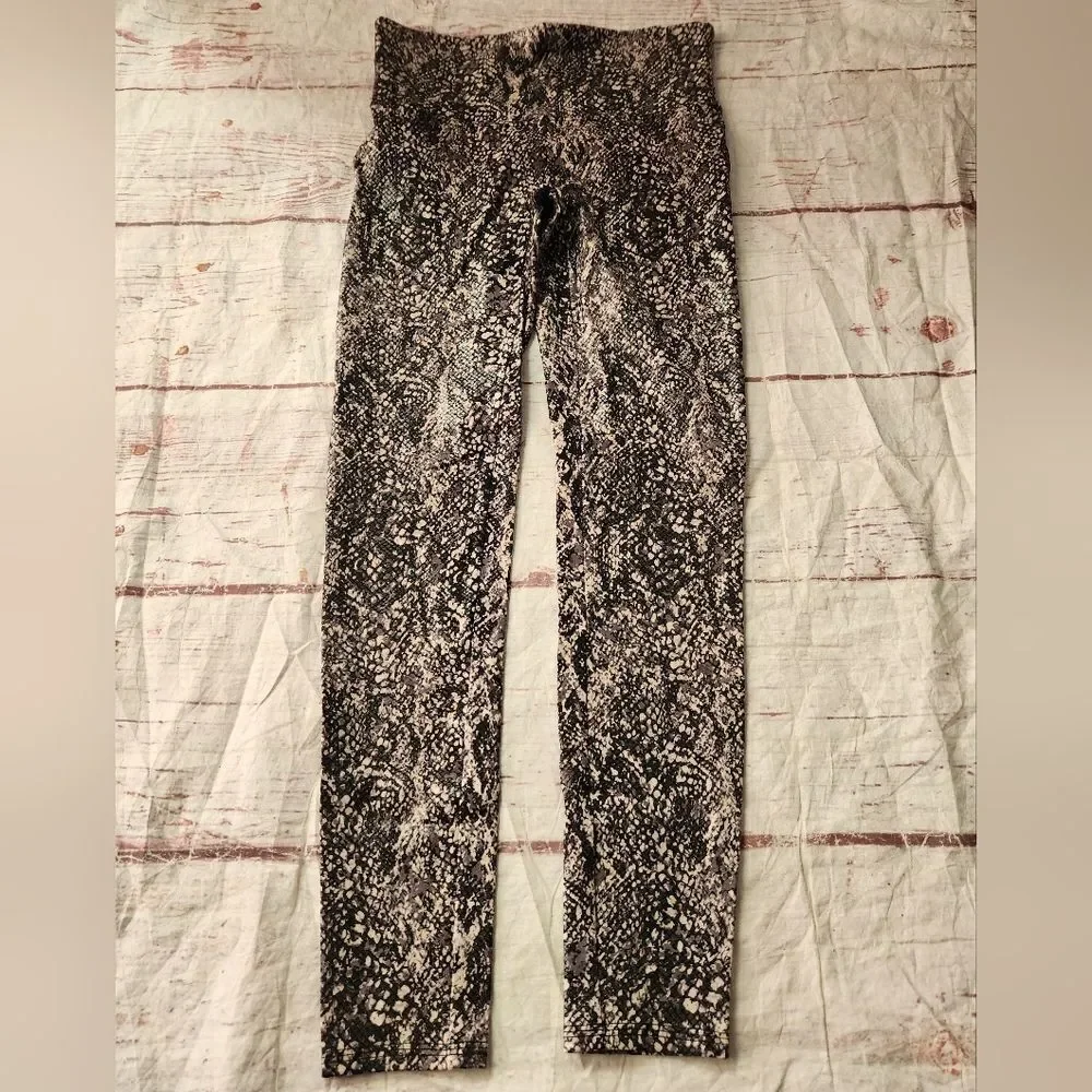 Spanx Faux Leather Snake‎ Print Shine Leggings Size XL